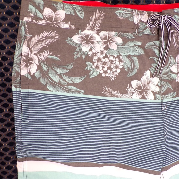 *Goodfellow & Co Mens Board Shorts - Picture 2 of 4